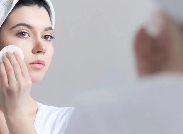 بهترین تونر برای پوست مختلط: راهنمایی جامع برای متعادل‌کردن چربی و خشکی پوست